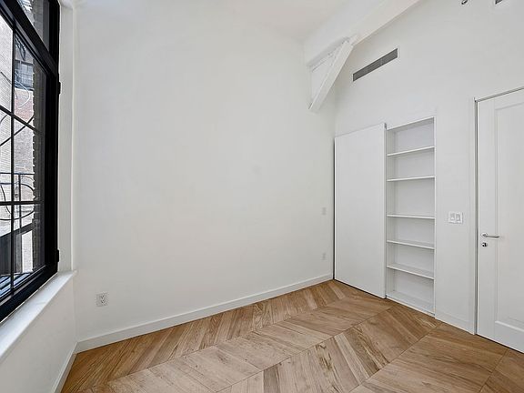 4th image of 14 Maiden Ln #2