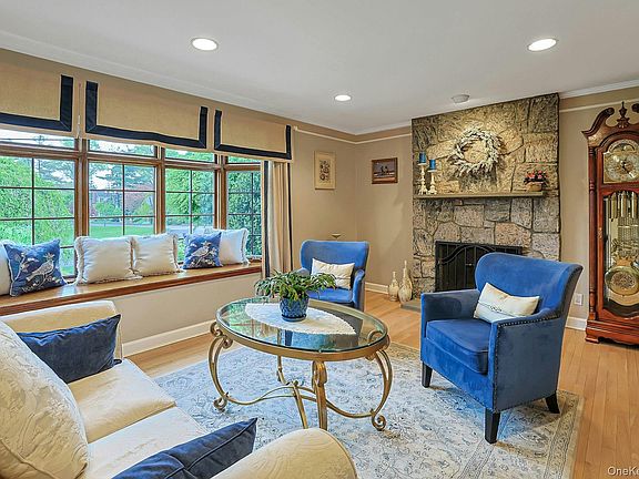 5th image of 27 Longview Drive