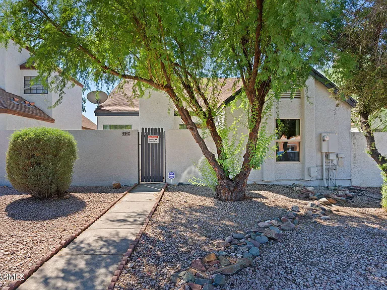 2129 W Rose Garden Ln — Photo 2