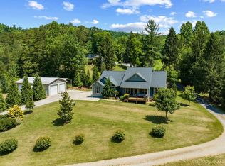 18 Hoye Ln, Candler, NC 28715