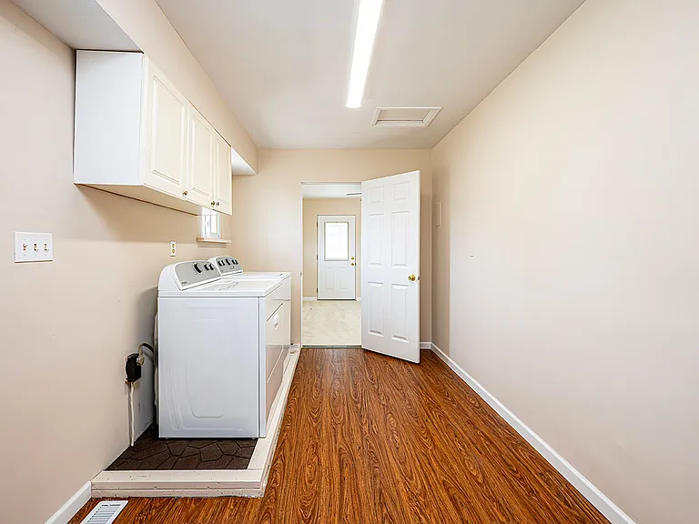 151 Edwin Dr — Photo 16