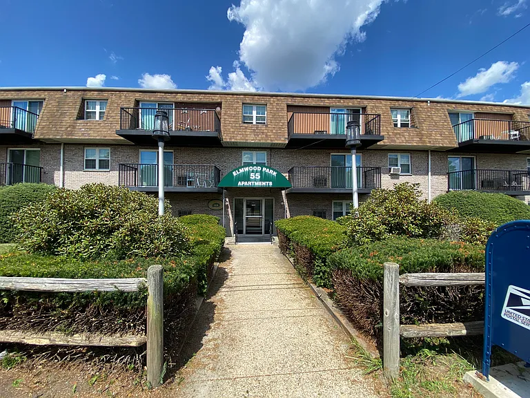 55-56 Elmwood Park #4 — Photo 10