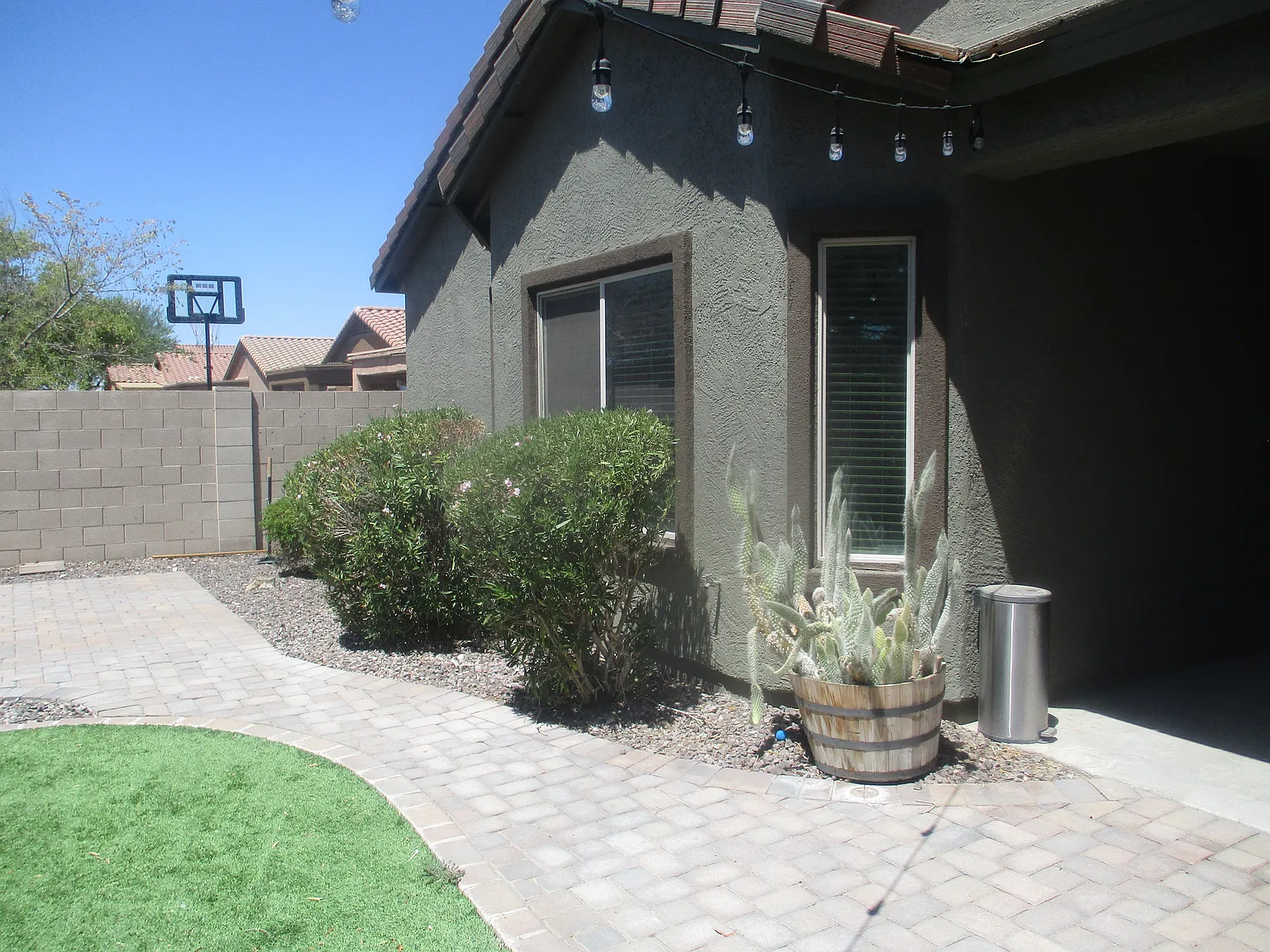 4 bed, 1915 sqft, $2,250 — Photo 2