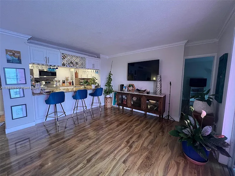 11111 Biscayne Blvd #20E — Photo 2