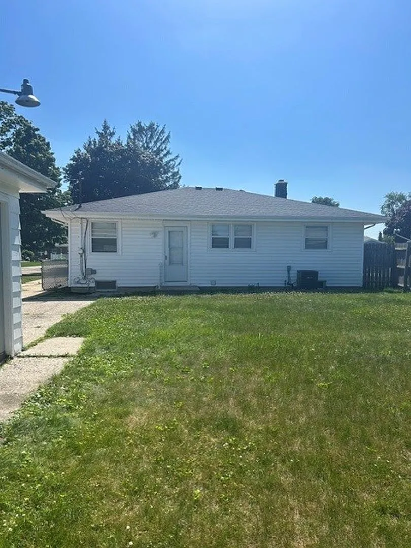 Northside Ranch - 3 Bedroom 2 Bath — Photo 2