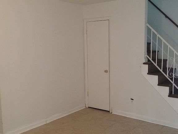 4th image of 3220 Bapaume Ave