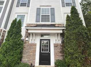 8193 Falls Grove Dr, Manassas, VA 20111