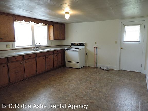4th image of 605 N Jefferson Ave
