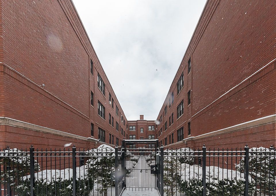 1st image of 5748 N Winthrop Ave APT 203