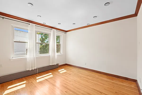 Rented by Compass | media 10