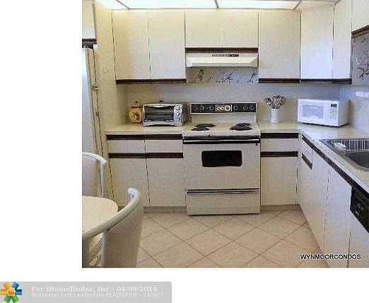 4th image of 3305 Aruba Way APT D4
