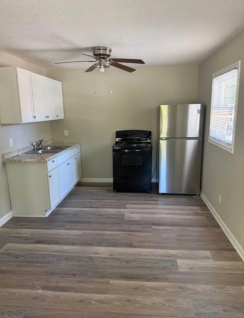 352 Cherry Way — Photo 2