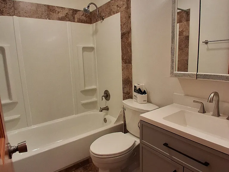 435 Mount Ave — Photo 12