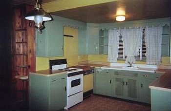 4th image of 912 Alexander Ave