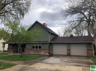 504 E Main St, Laurens, IA 50554