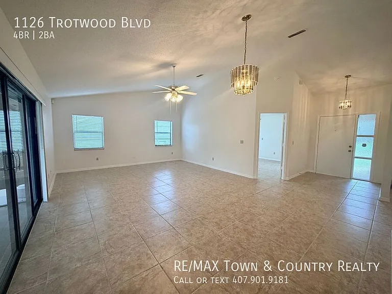 1126 Trotwood Blvd — Photo 2