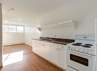 Central Apartments, Brooks, AB T1R 0V1