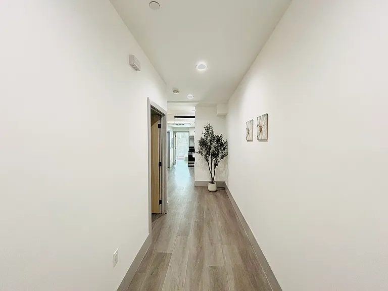 14954 Sherman Way #105 — Photo 15