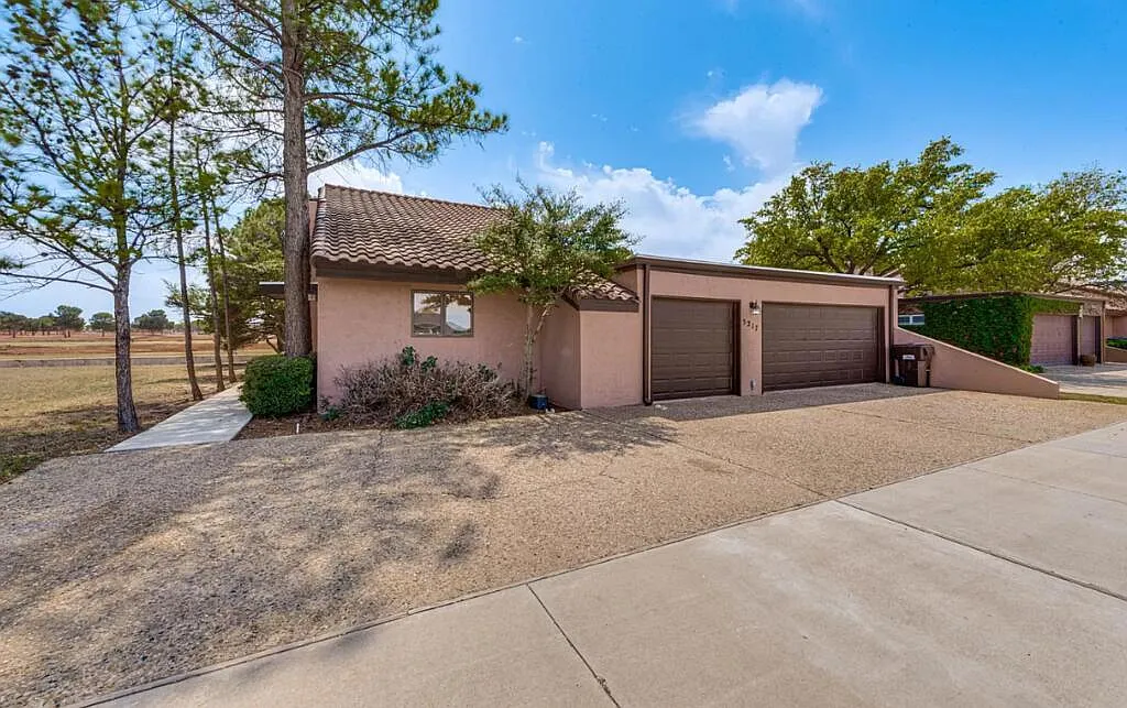 3 bed, 2.0 bath, 2279 sqft, $3,500 — Photo 1