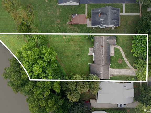 3rd image of 245 Anderson Ave
