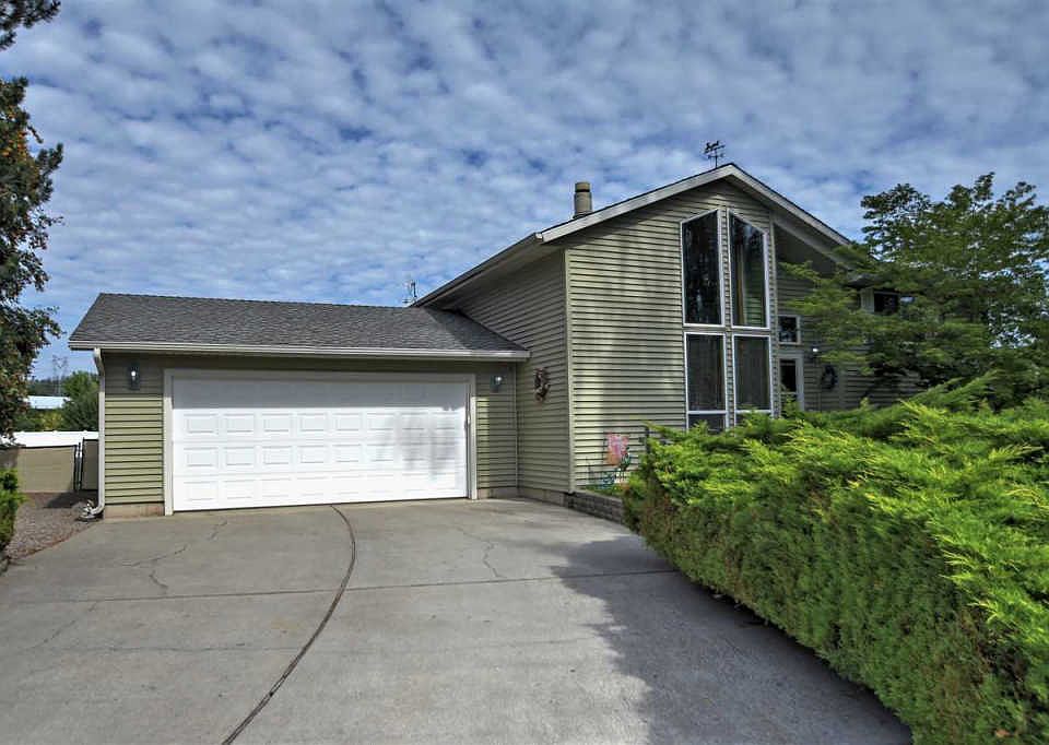 1st image of 25017 E Rosewood Ave