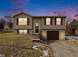 2357 Meeting House Rd, Spring Grove, PA 17362