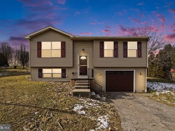 2357 Meeting House Rd, Spring Grove, PA 17362