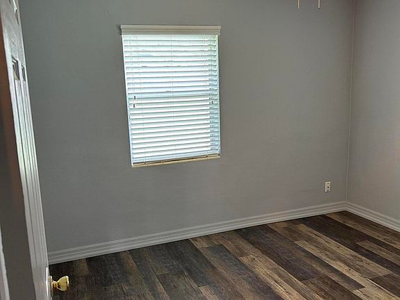 3rd image of 4323 Shirley Ave