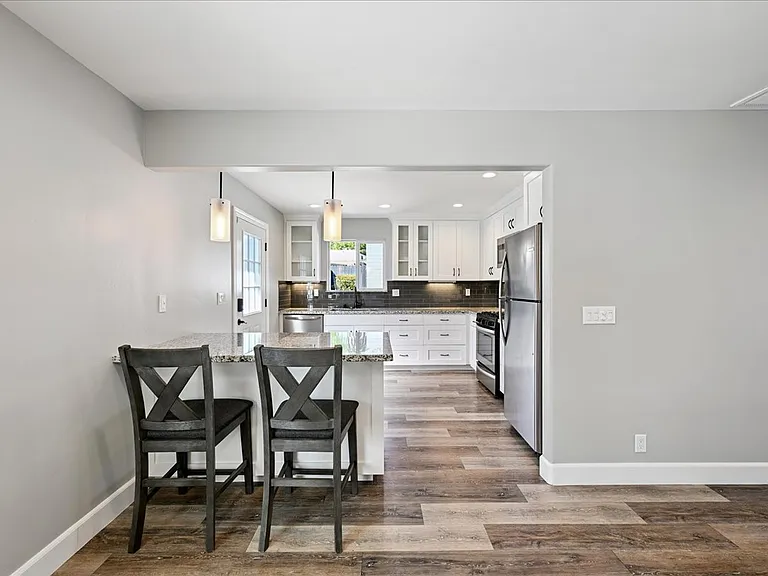 205 Grove St — Photo 31