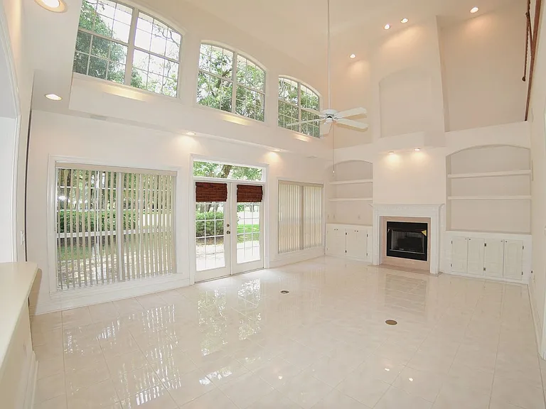 218 Windward Cv E — Photo 13