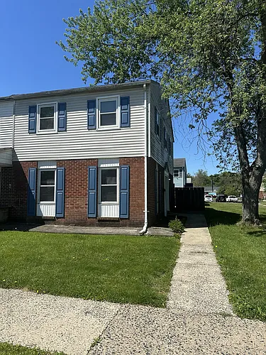 111 Jefferson Ct Photo 1