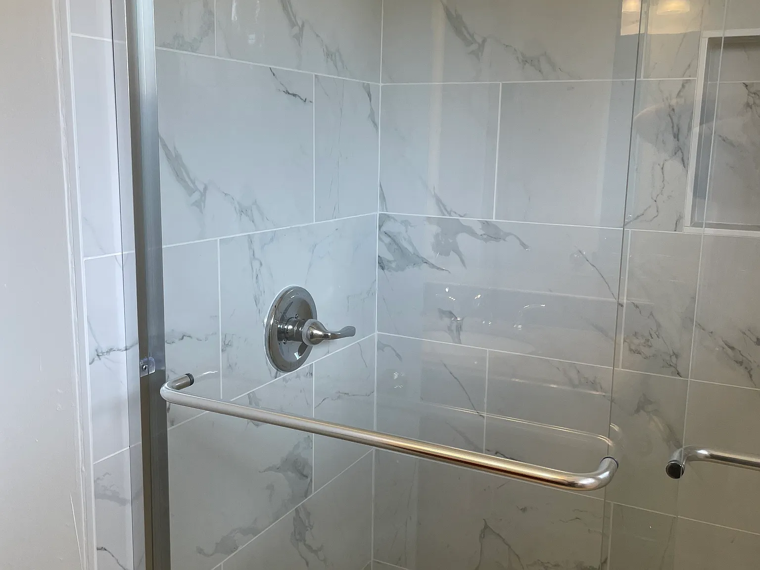 1052 N Abbott Avenue — Photo 3