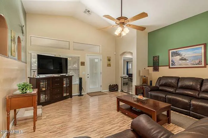2638 S 85th Dr — Photo 7