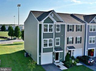 605 Thumper Dr, Ranson, WV 25438