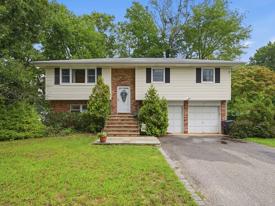 17 Jerome St