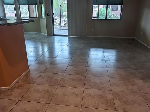 2nd image of 923 W Bosch Dr