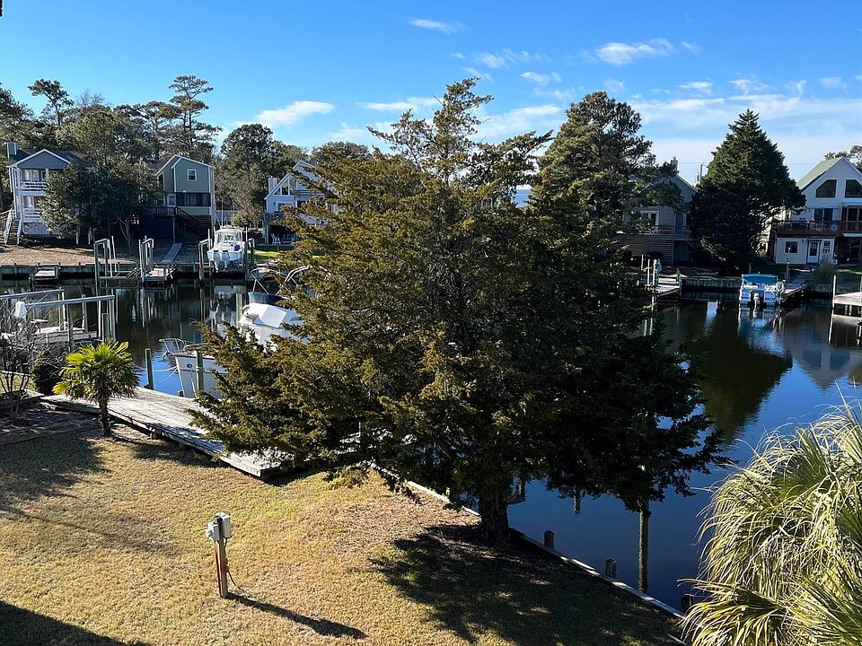 1st image of 107 King William Ct Lot 44