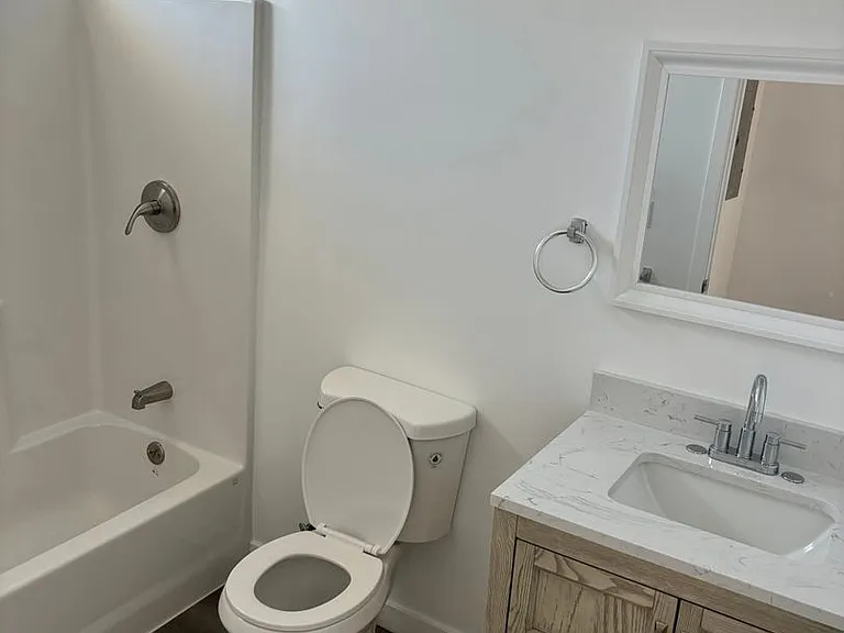 2377 Del Rosa Ave — Photo 6