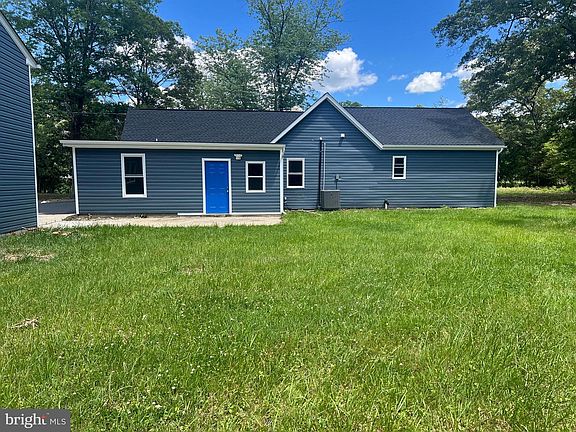 2nd image of 701 Farmington Rd W