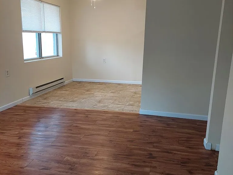 1714 Ashley St — Photo 2