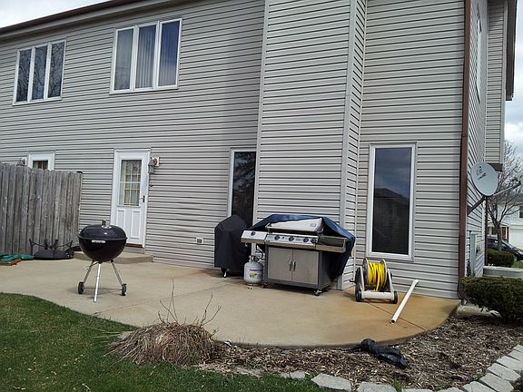 4th image of 312 Morningside Dr APT A