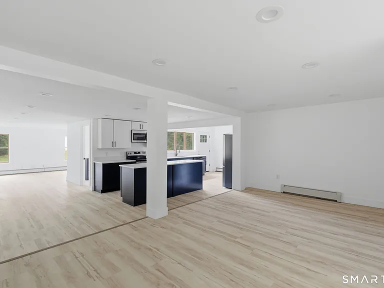 765 Norwich Ave — Photo 10