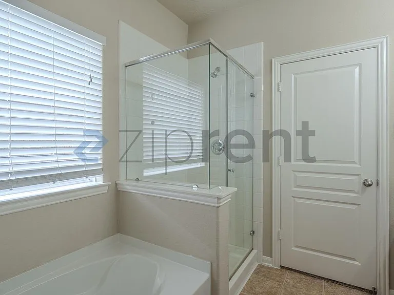 3029 Cambridge Meadows Ln — Photo 16