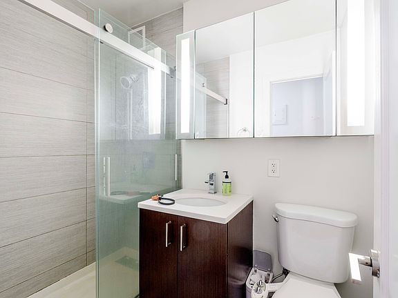 5th image of 1645 2nd Ave APT 2B