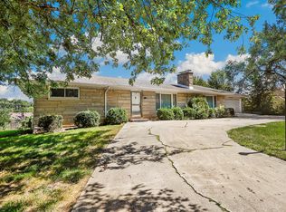 9225 S 84th Ave, Oak Lawn, IL