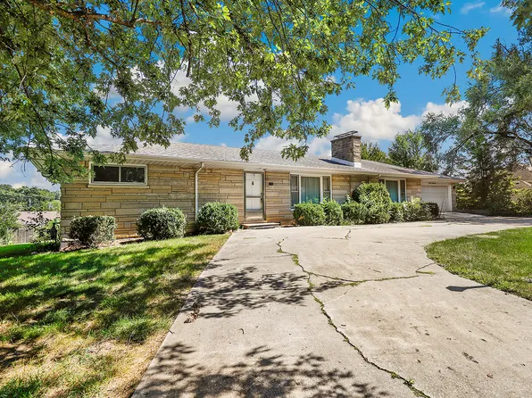9225 S 84th Ave, Oak Lawn, IL 60457