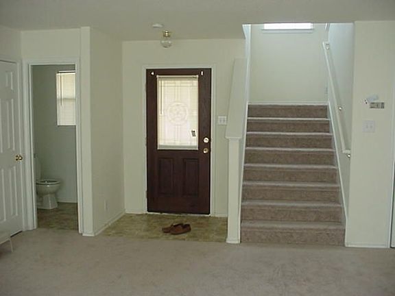 5th image of 438 Yellowwood Dr