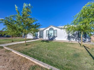 851 W Quail Cir, San Tan Valley, AZ 85143