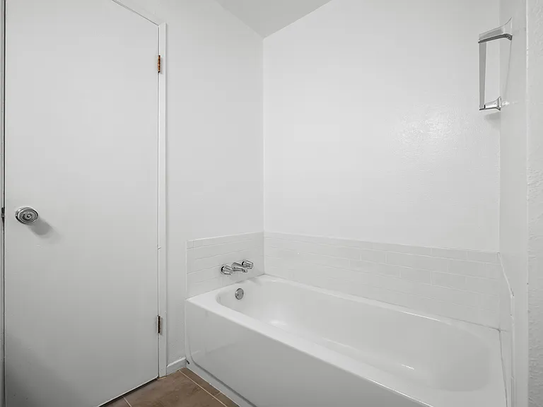 125 N Allen Ave #203 — Photo 19