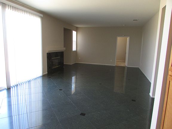 4th image of 13250 Kootenay St
